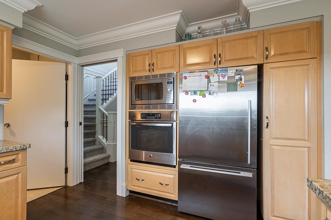Listing Image 11