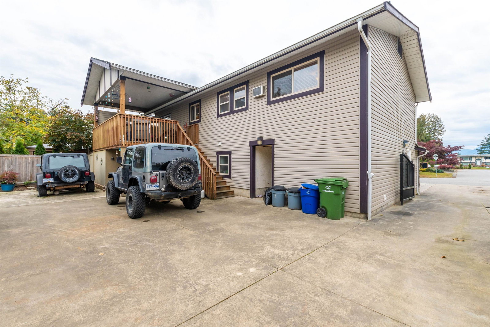 Listing Image 5