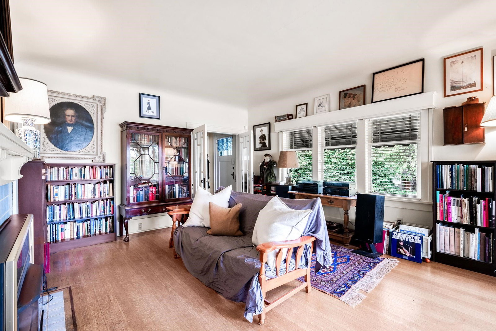 Listing Image 19