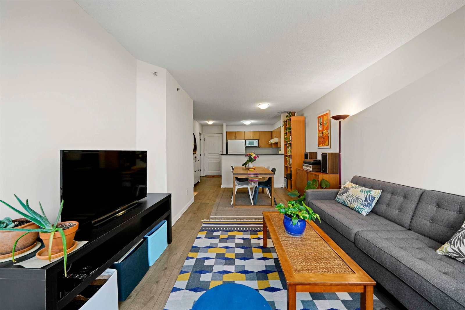 Listing Image 9