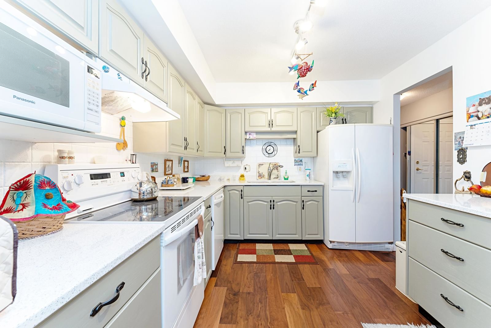 Listing Image 11