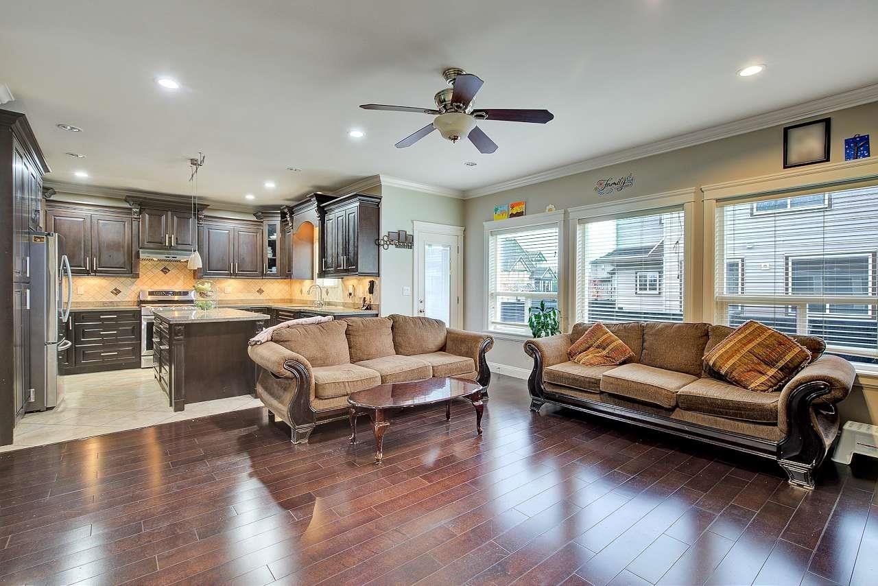 Listing Image 18