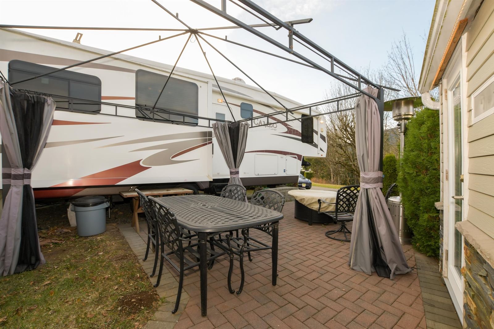 Listing Image 6