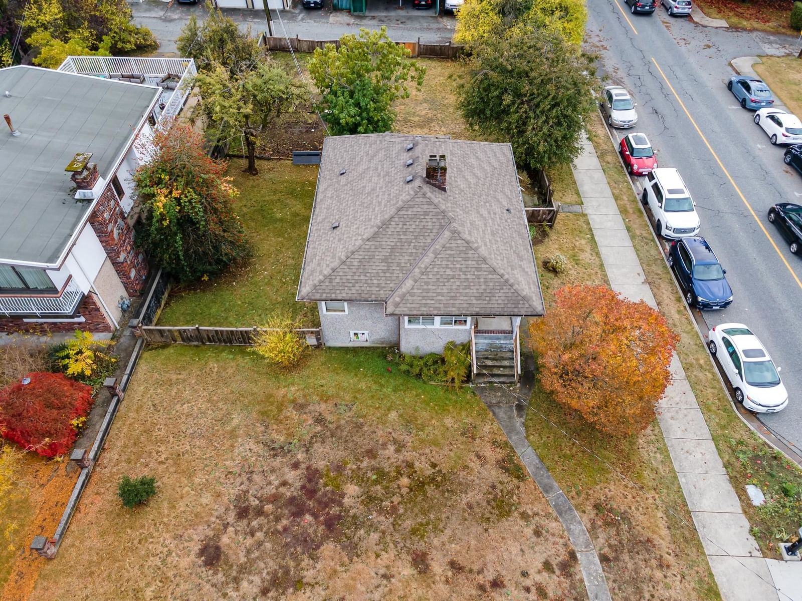 Listing Image 4