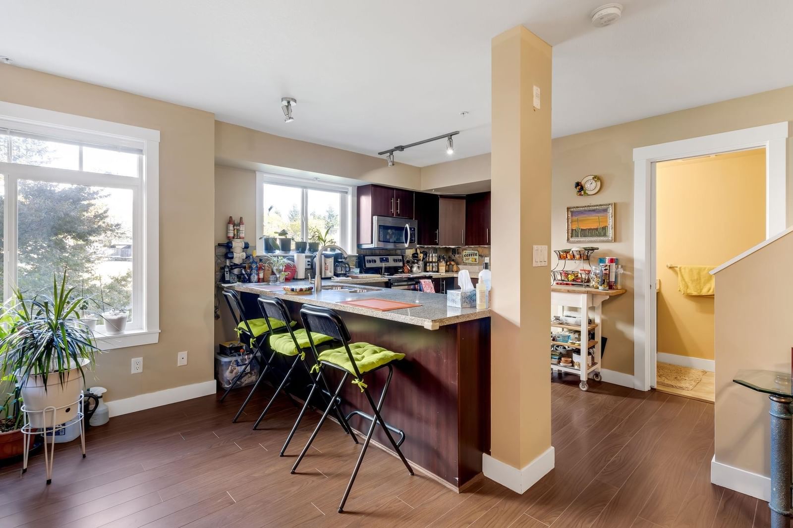 Listing Image 11