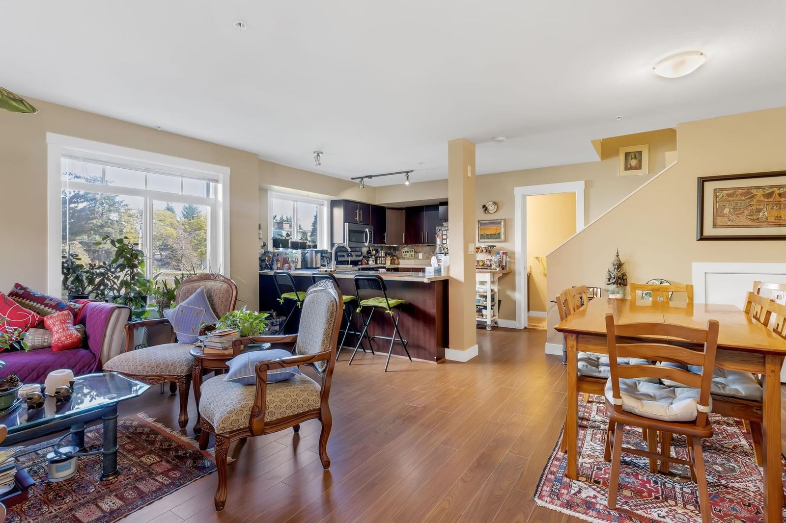 Listing Image 8