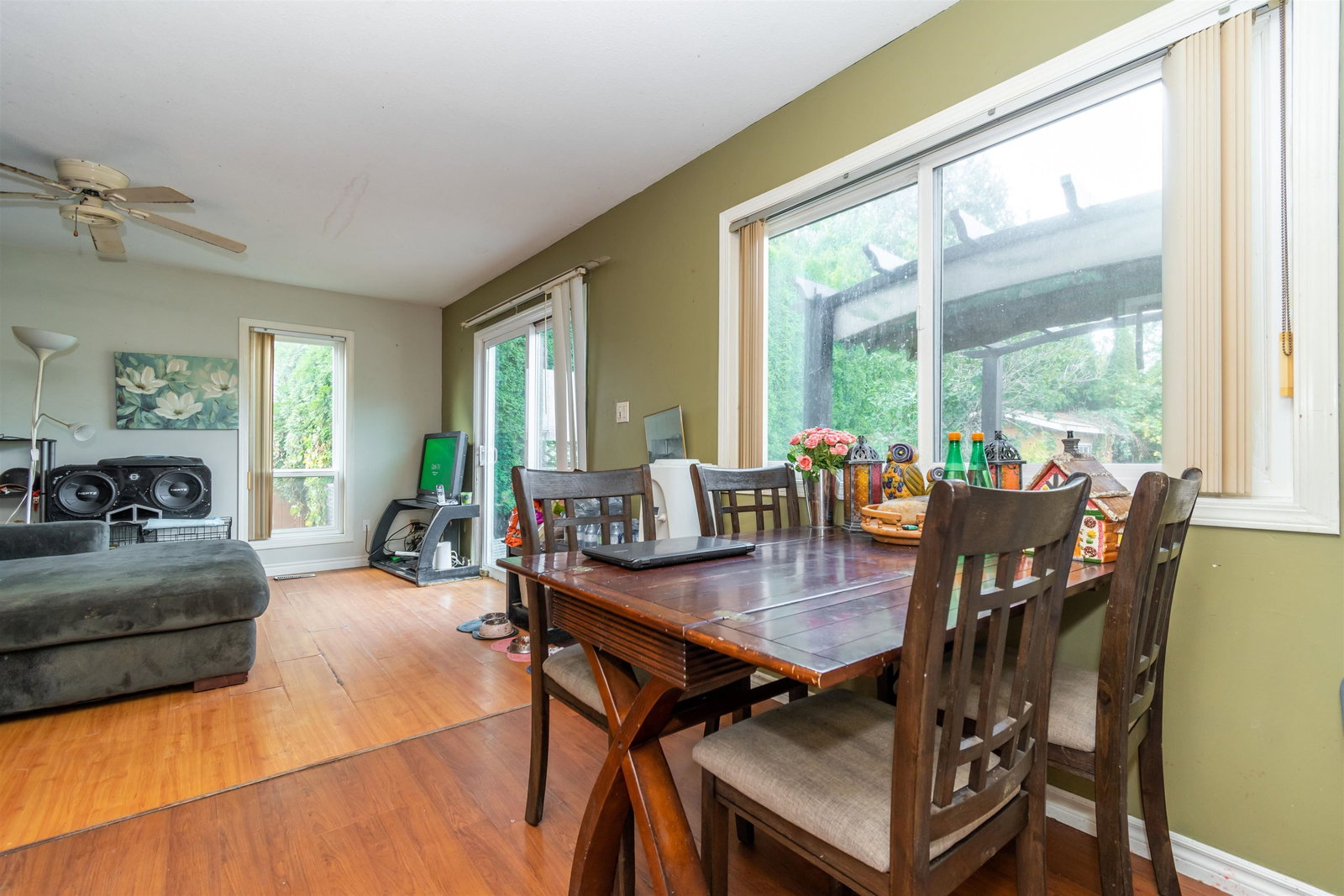 Listing Image 12