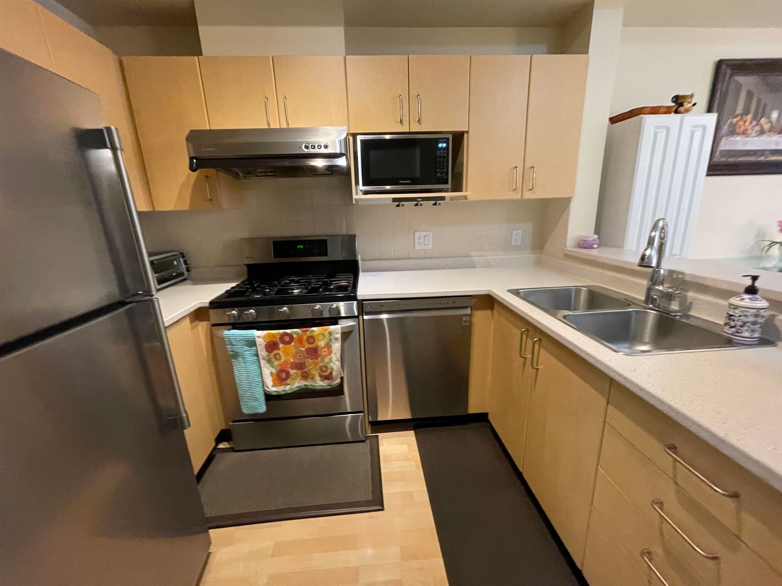 Listing Image 9