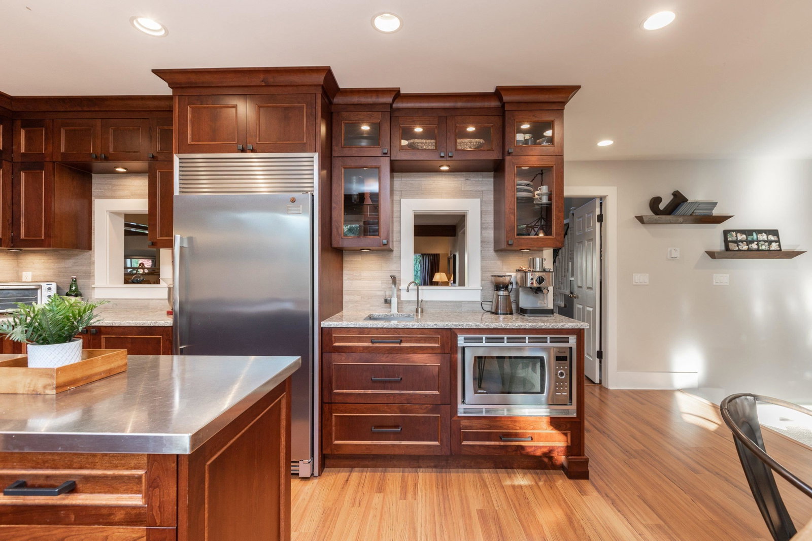 Listing Image 12