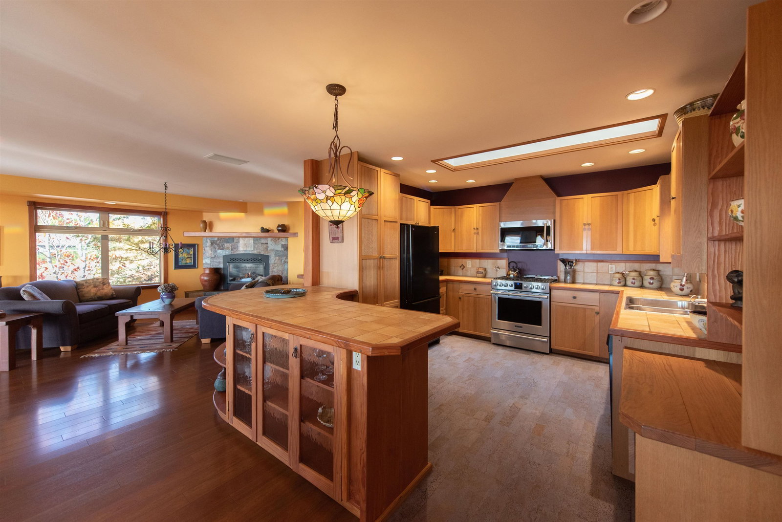 Listing Image 12