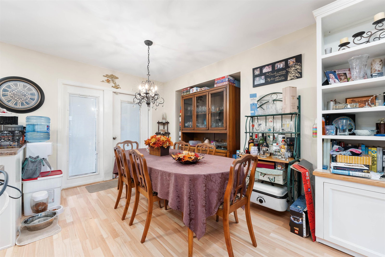 Listing Image 6