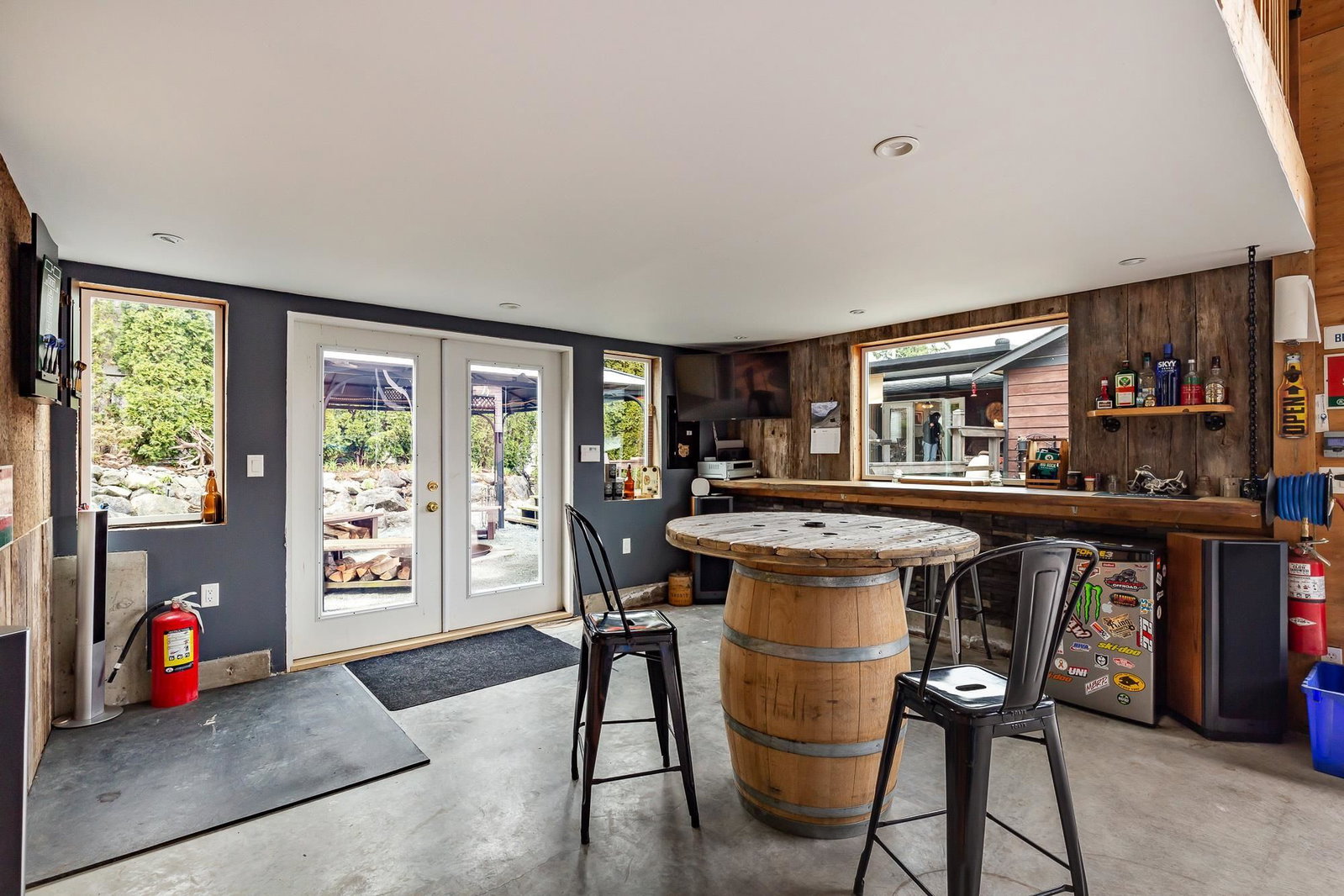 Listing Image 9