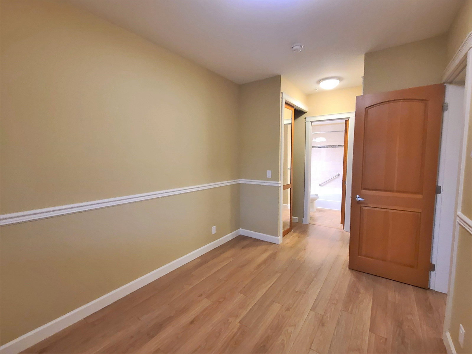 Listing Image 20