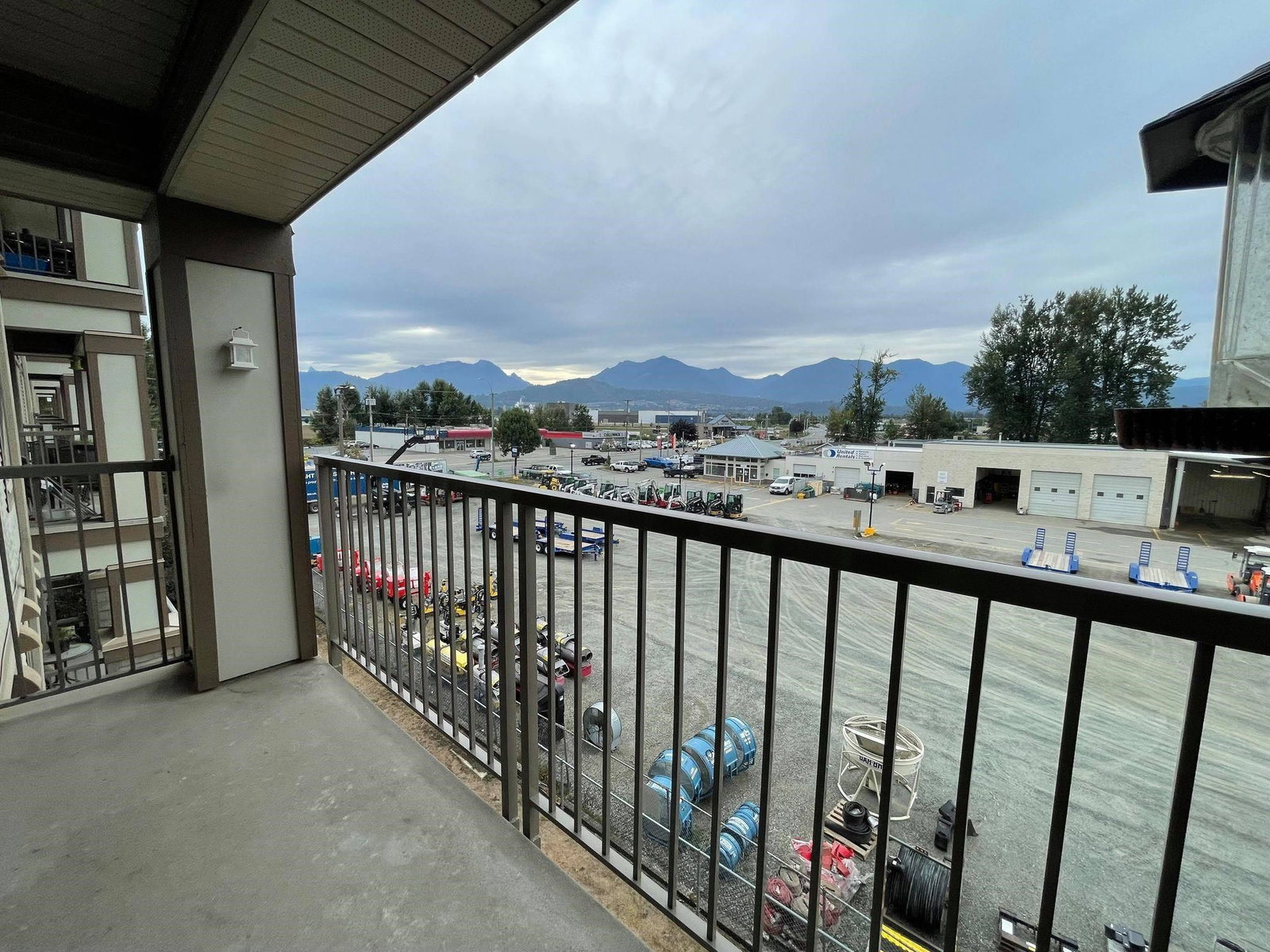 Listing Image 17