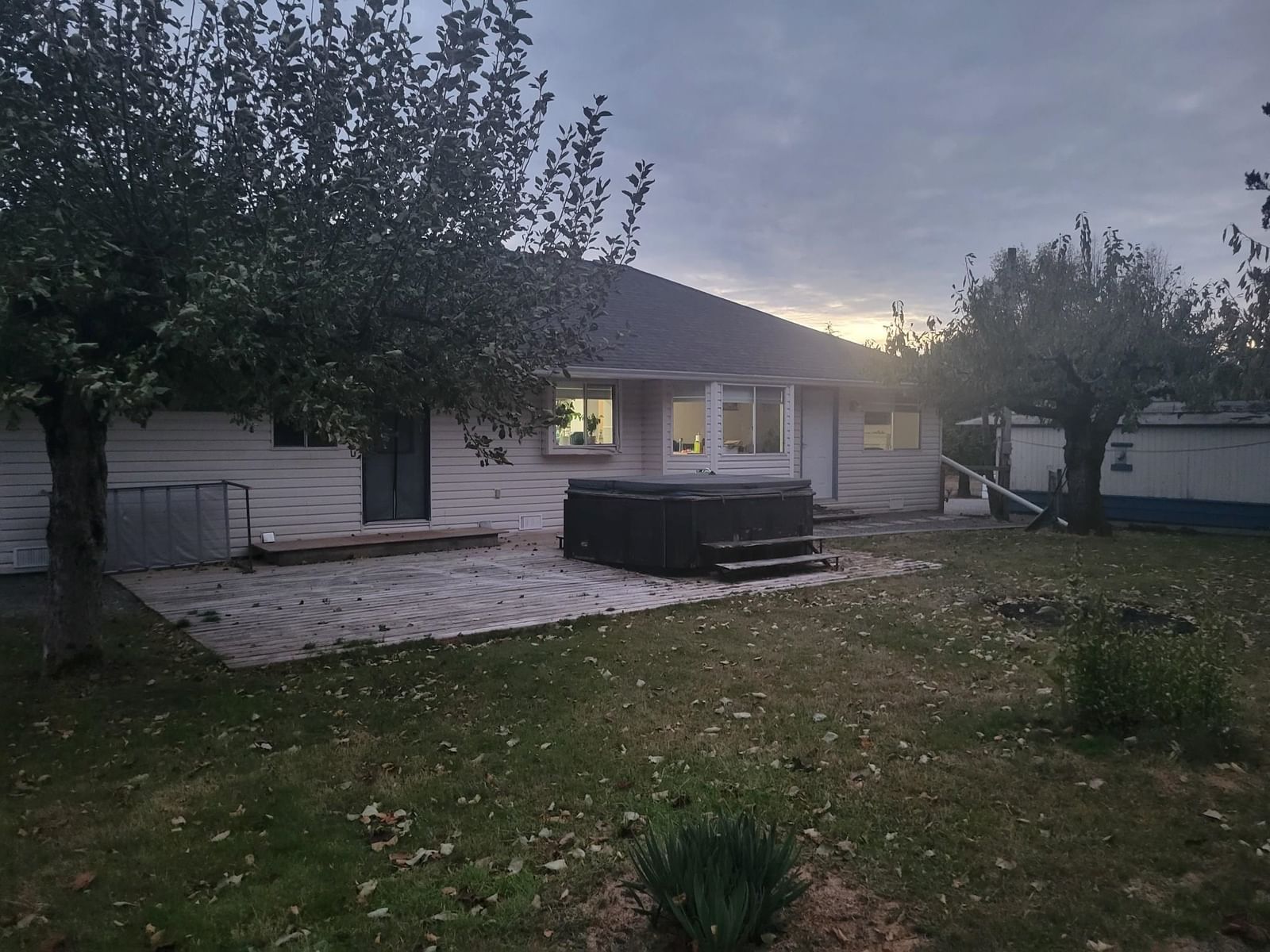 Listing Image 6