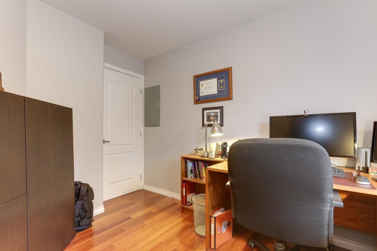 Listing Image 17