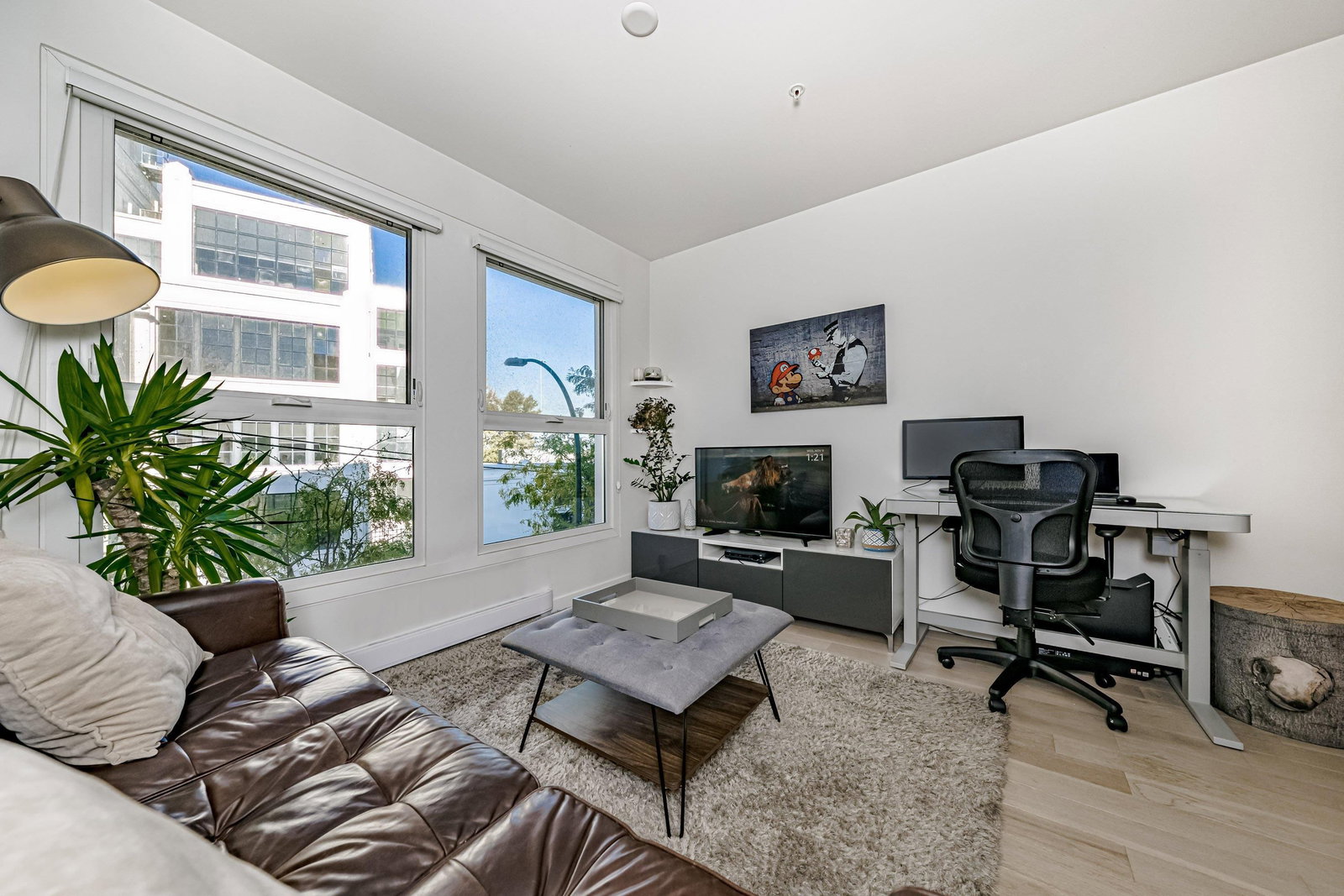 Listing Image 8
