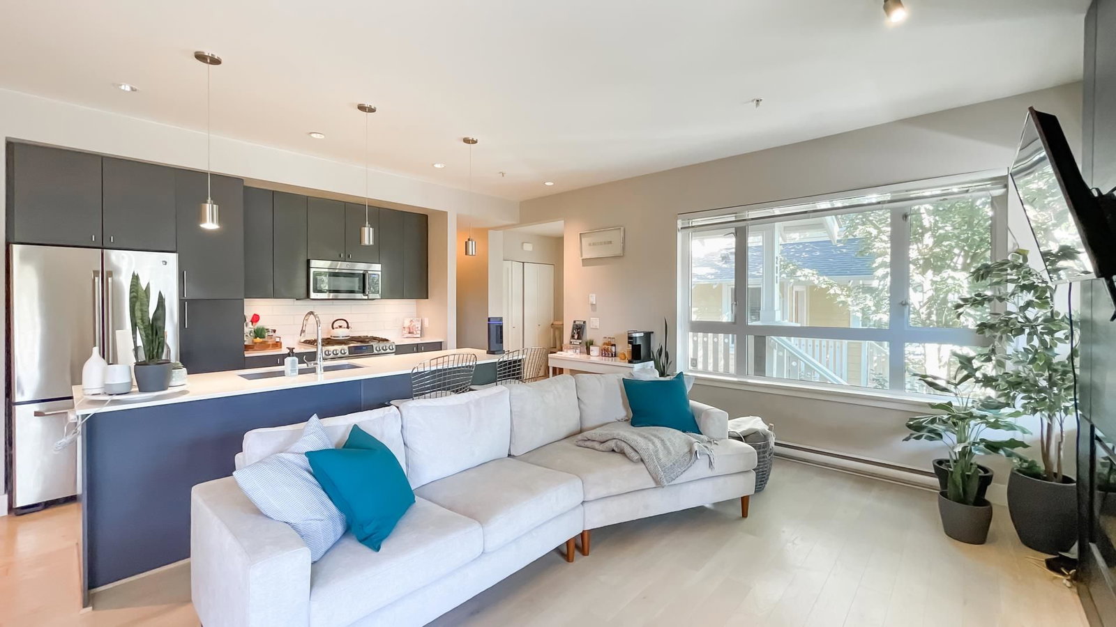 Listing Image 15