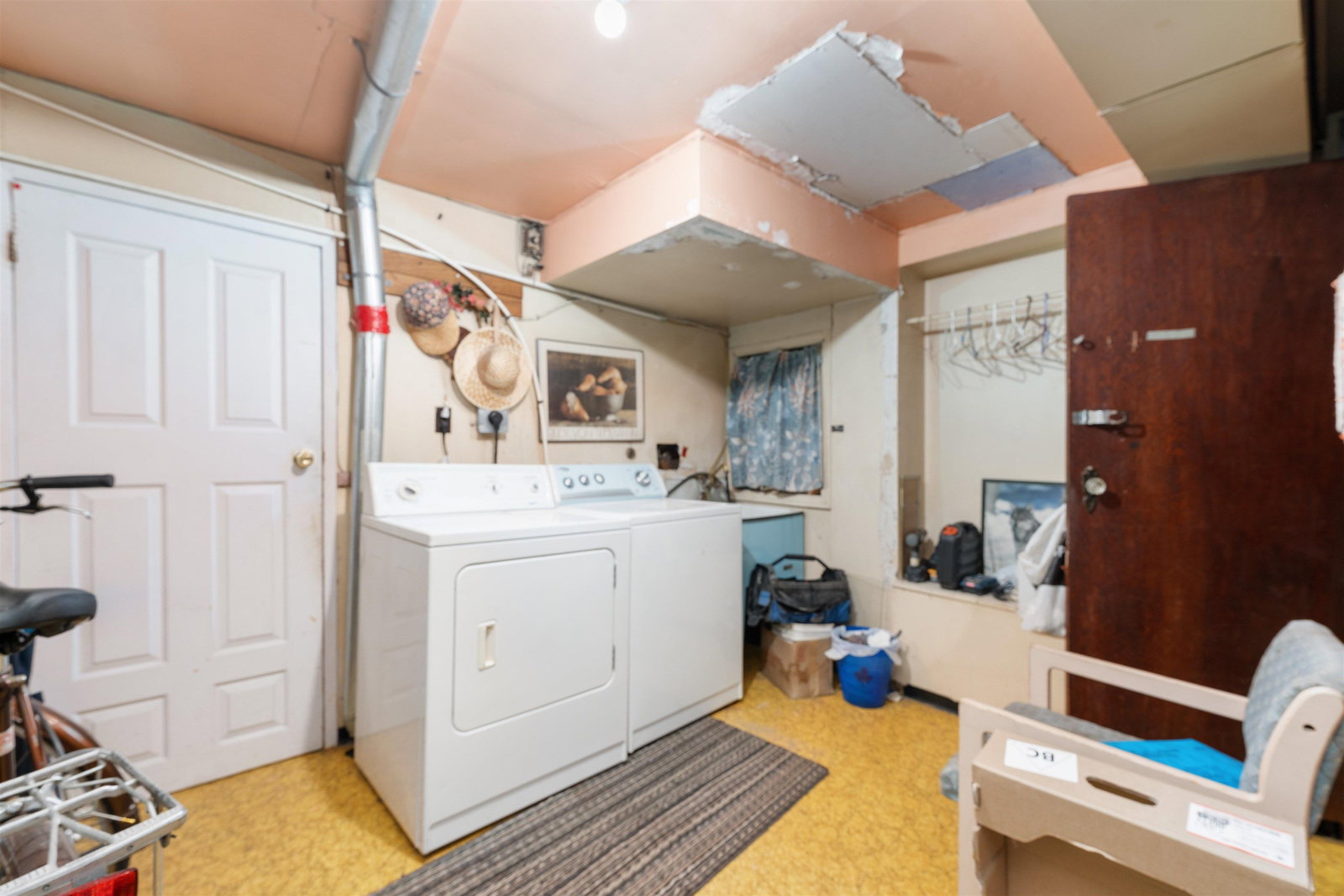 Listing Image 14