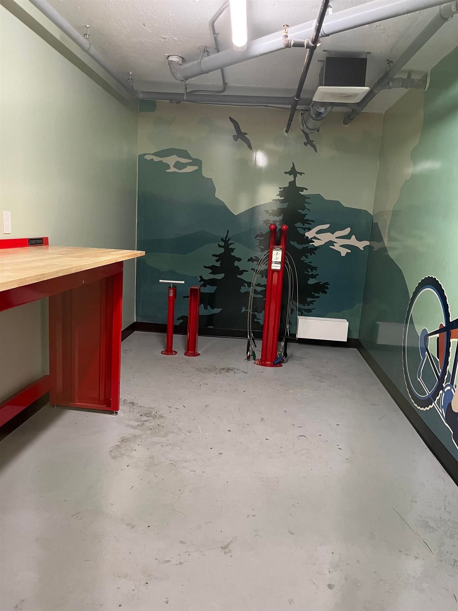 Listing Image 6