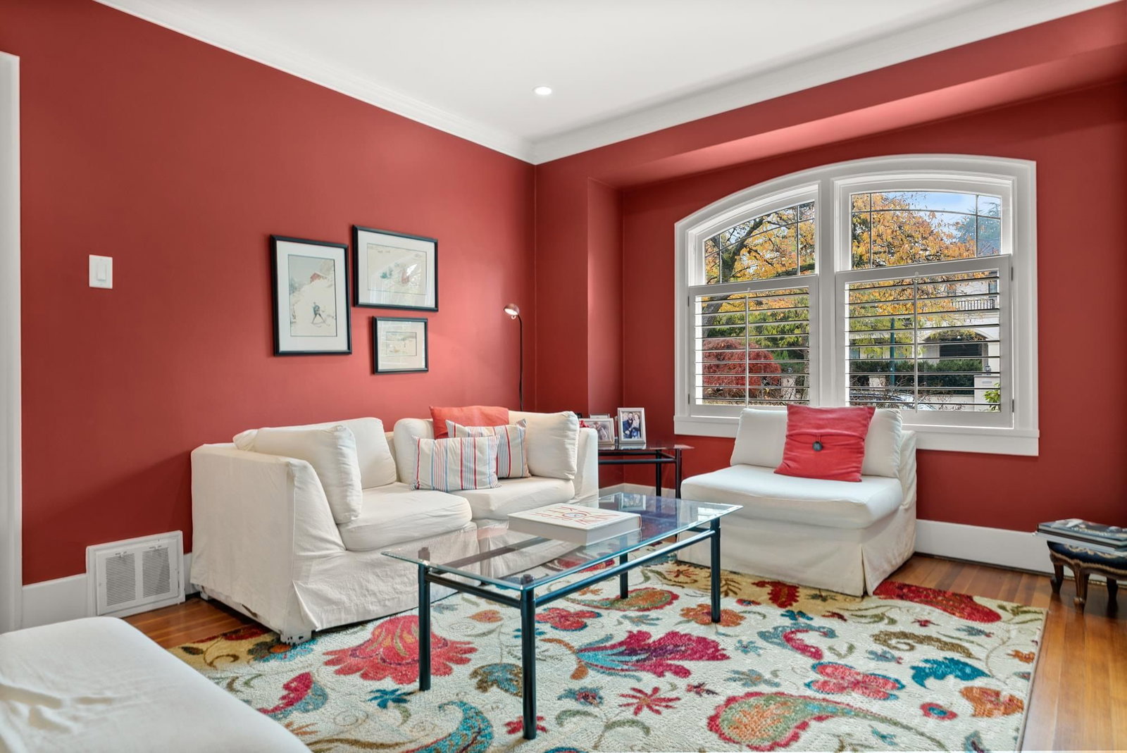 Listing Image 12
