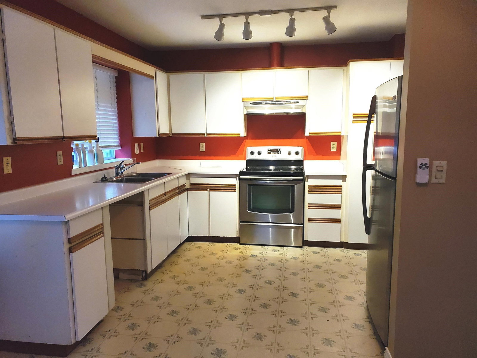 Listing Image 5