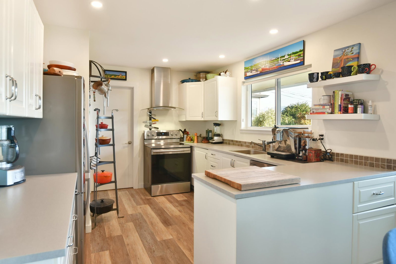 Listing Image 10