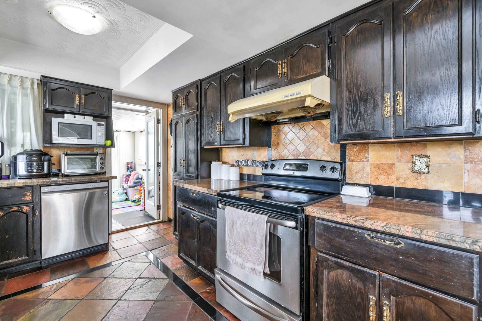 Listing Image 19