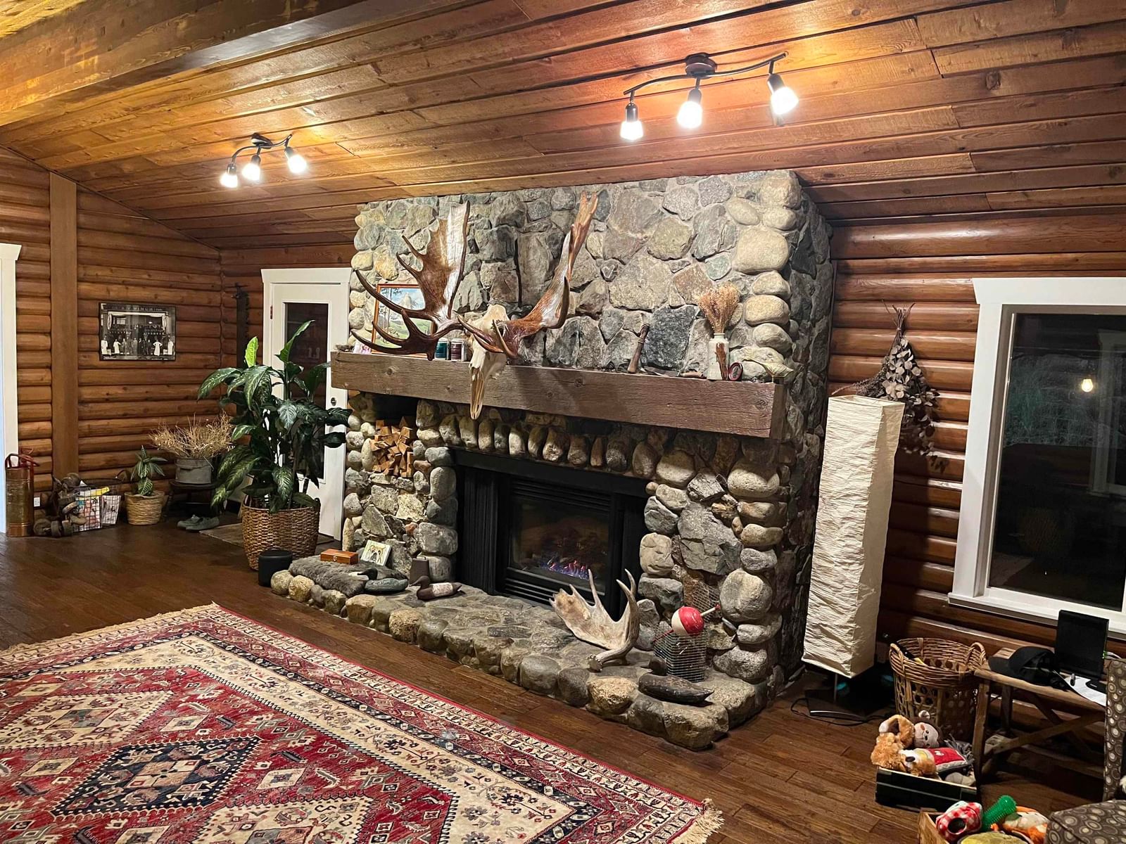 Listing Image 4