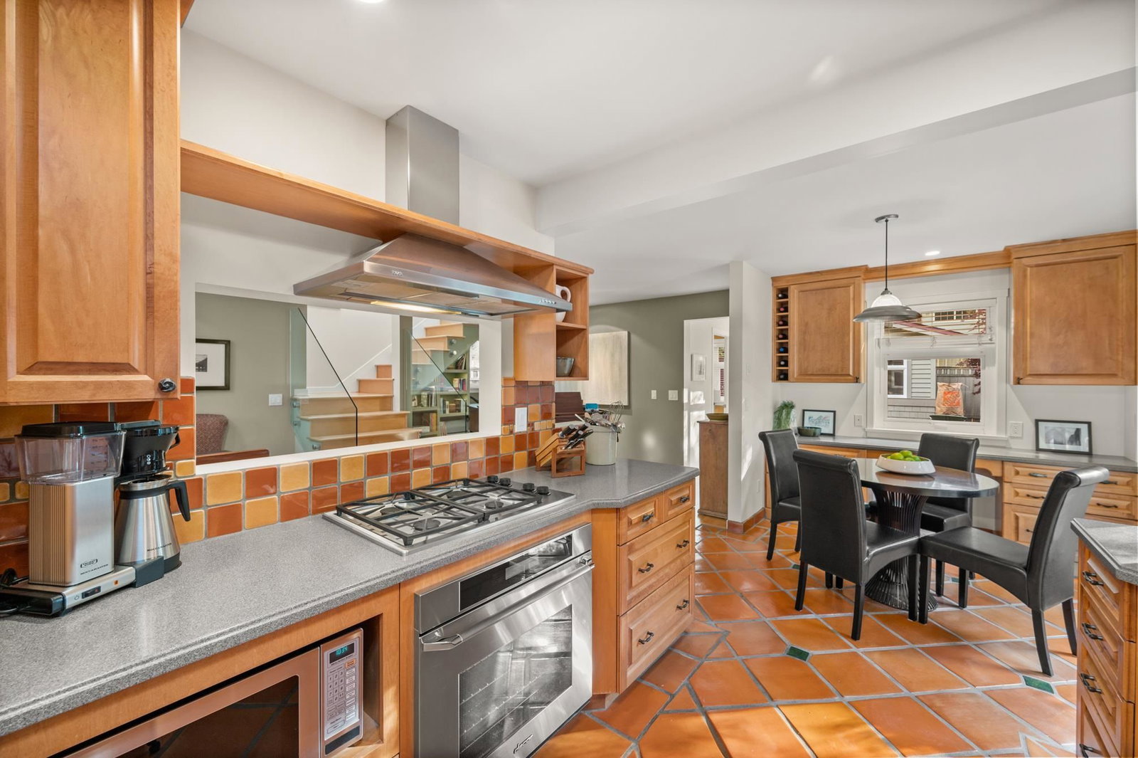 Listing Image 10