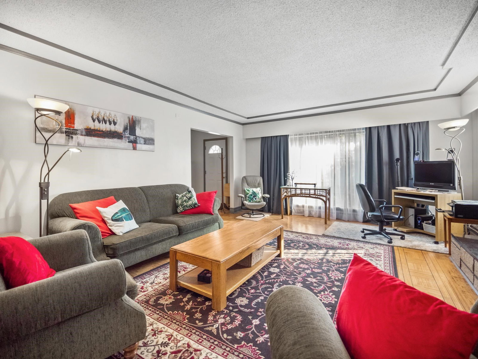 Listing Image 4