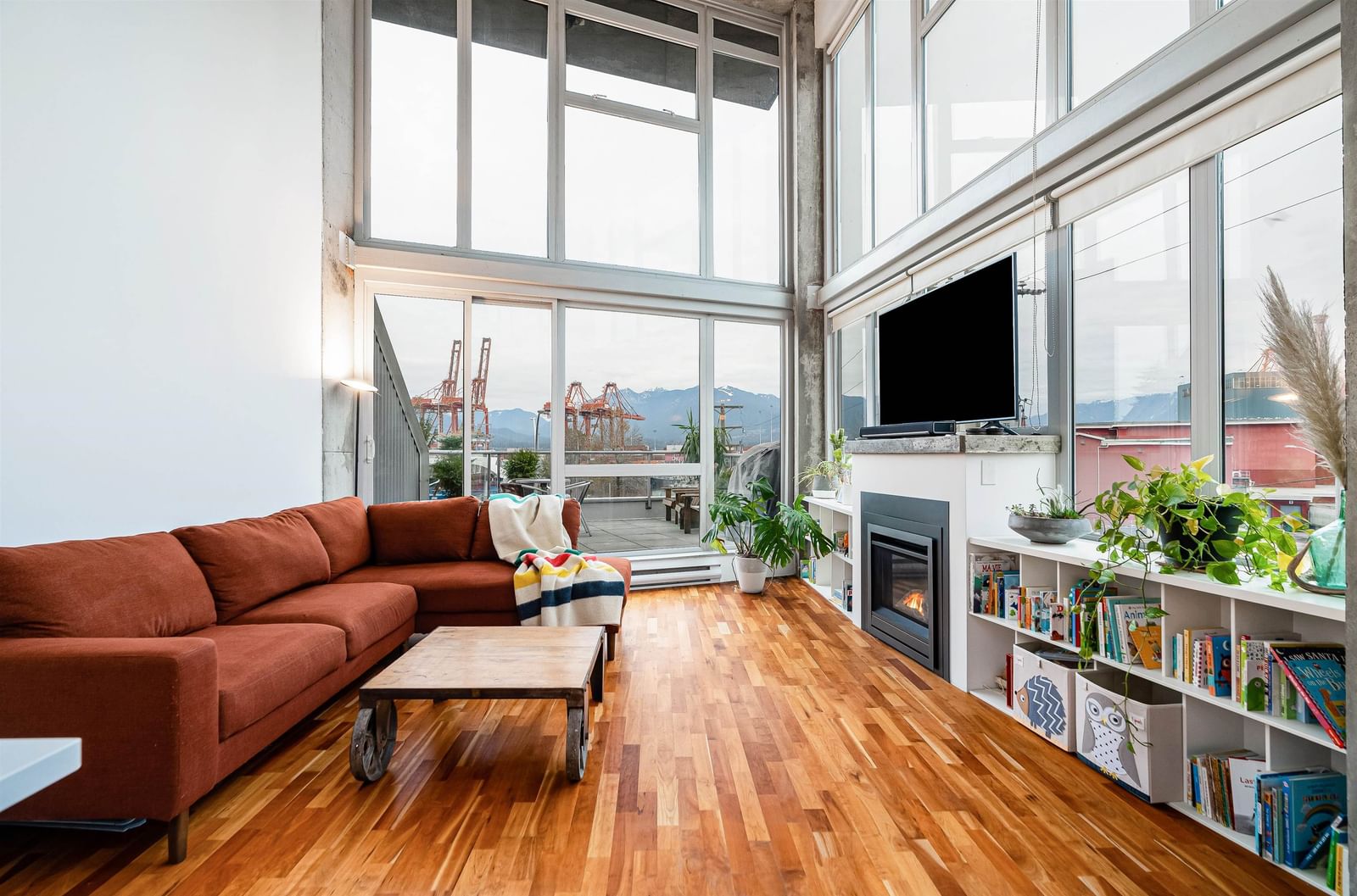 Listing Image 9