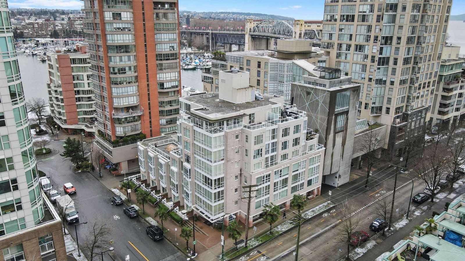 Listing Image 4