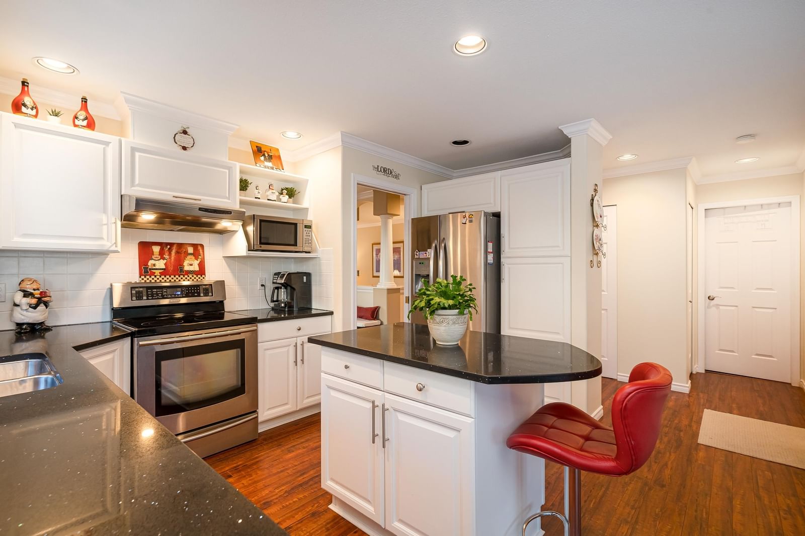Listing Image 12