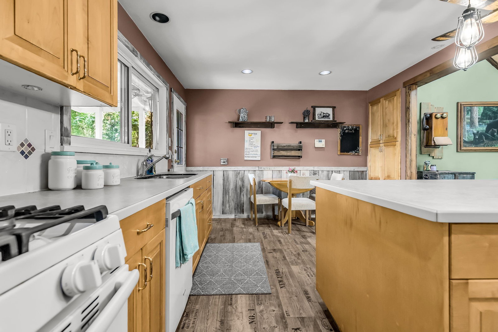 Listing Image 12