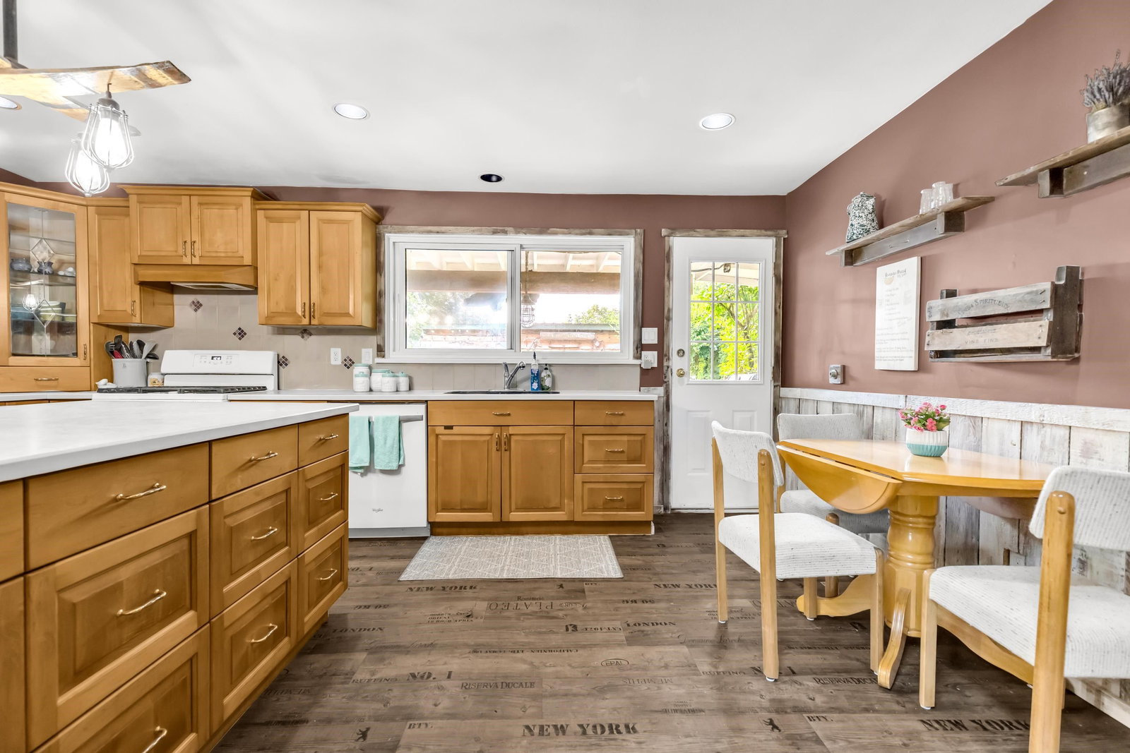 Listing Image 9