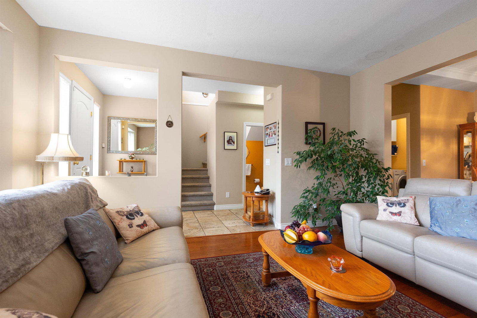 Listing Image 4