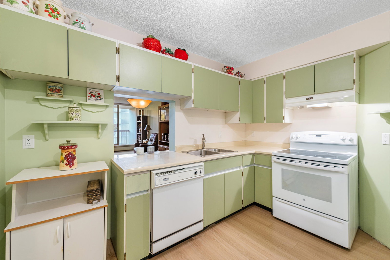 Listing Image 14