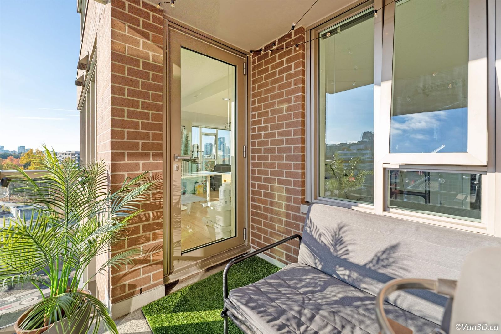 Listing Image 12