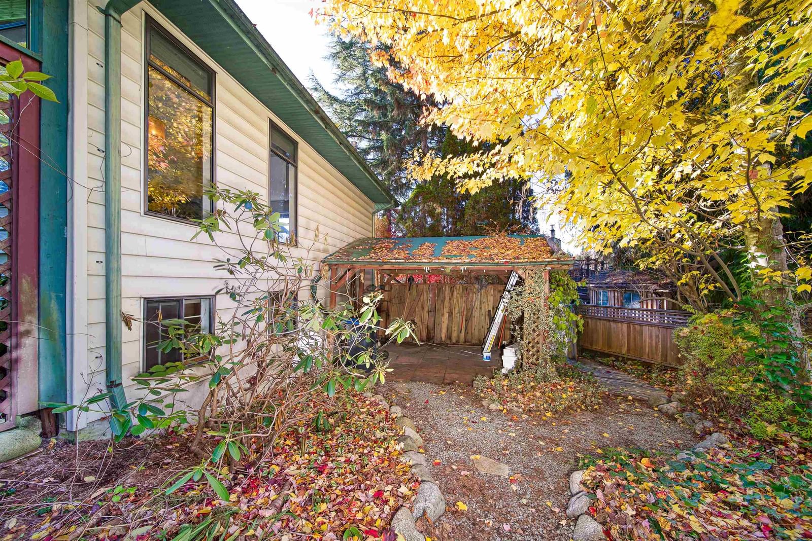 Listing Image 11