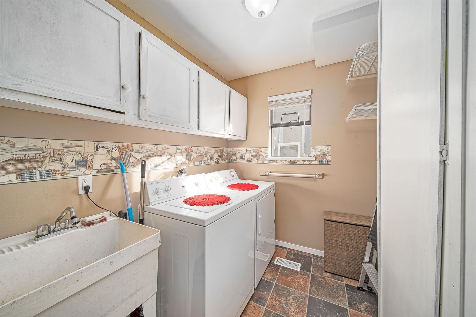 Listing Image 16