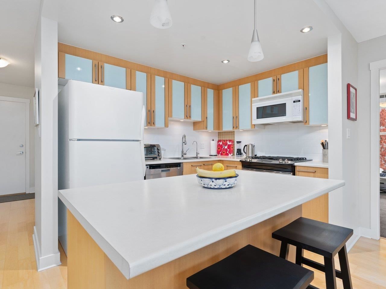 Listing Image 8