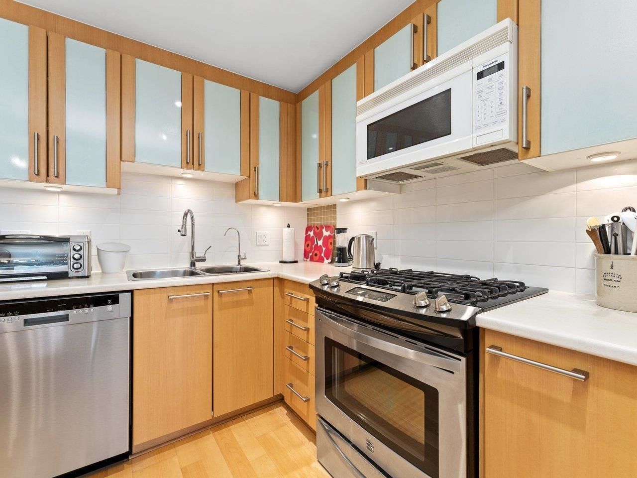 Listing Image 9