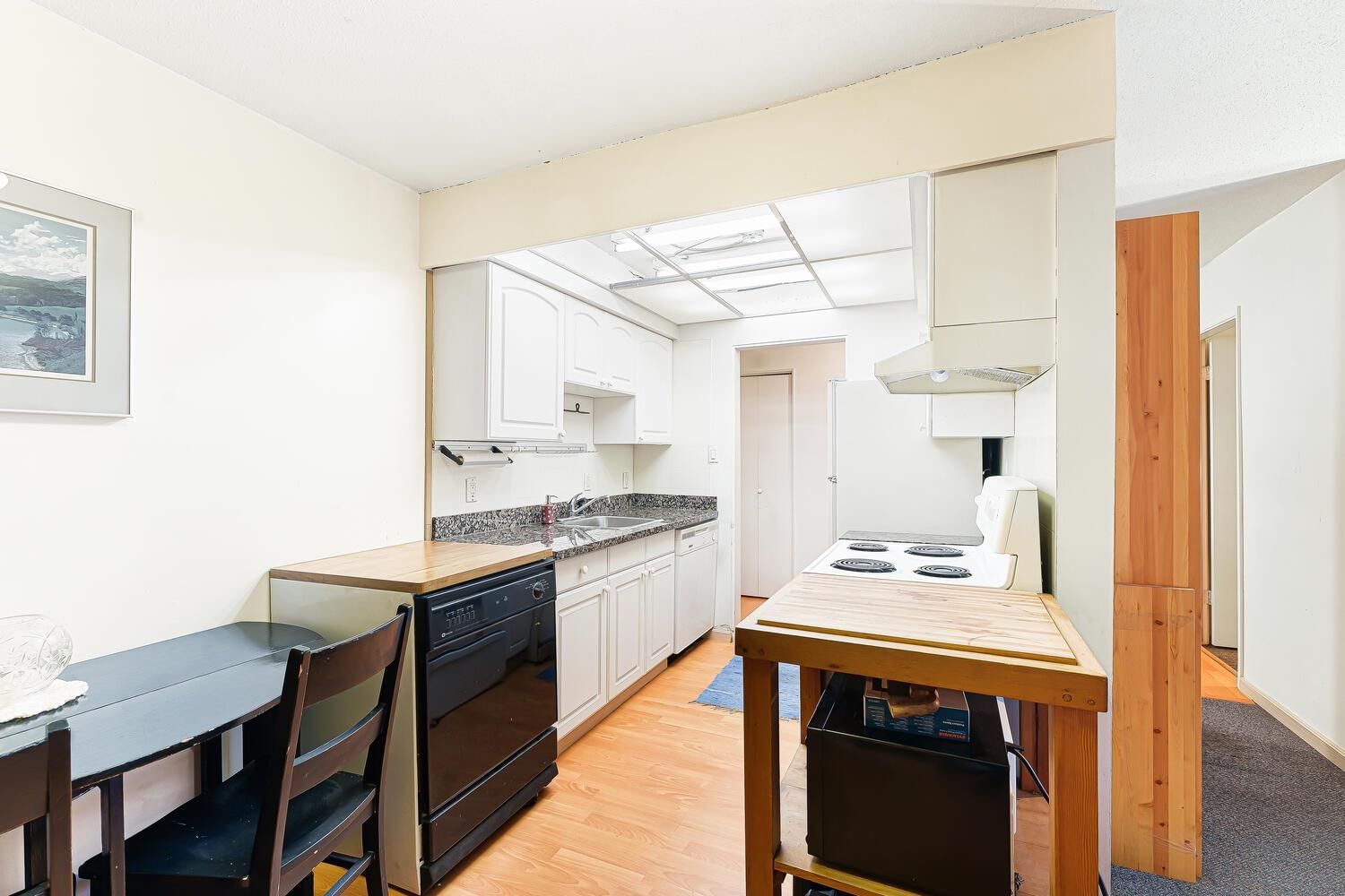 Listing Image 12