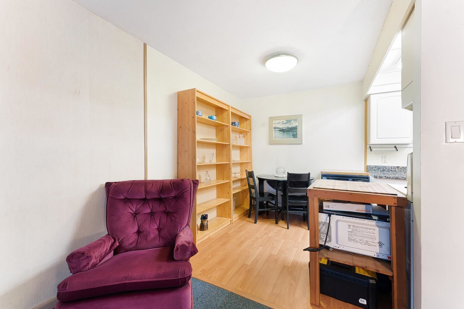 Listing Image 9