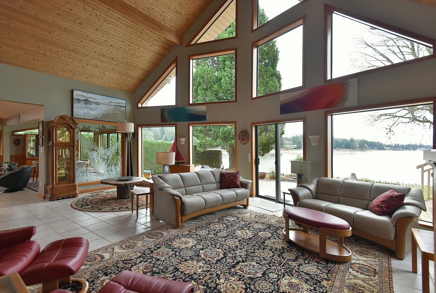 Listing Image 0