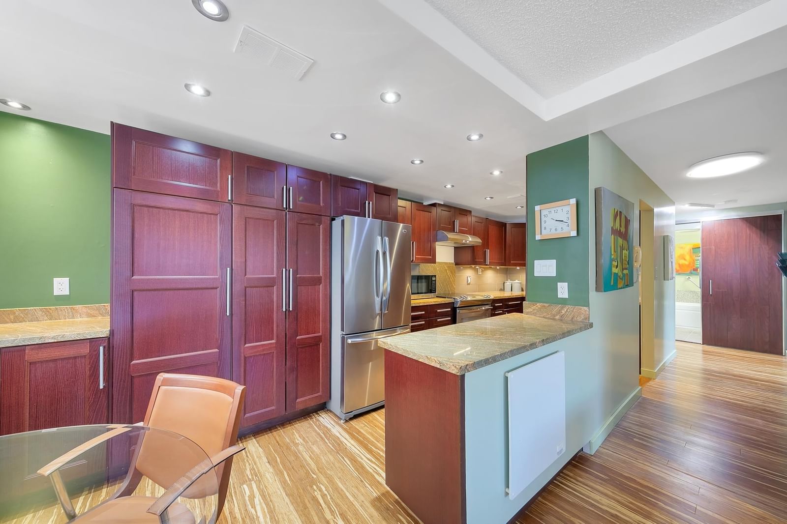 Listing Image 10