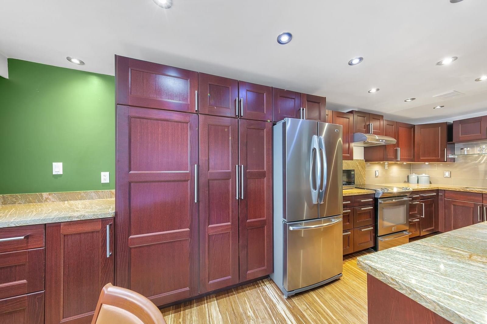 Listing Image 9