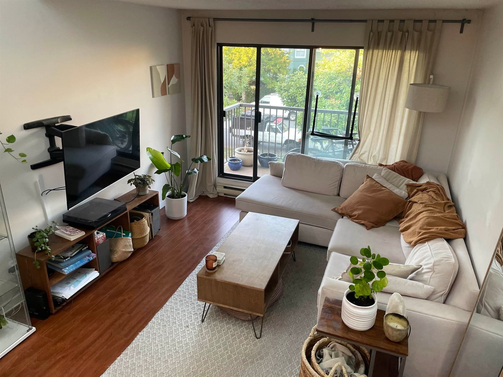 Listing Image 17