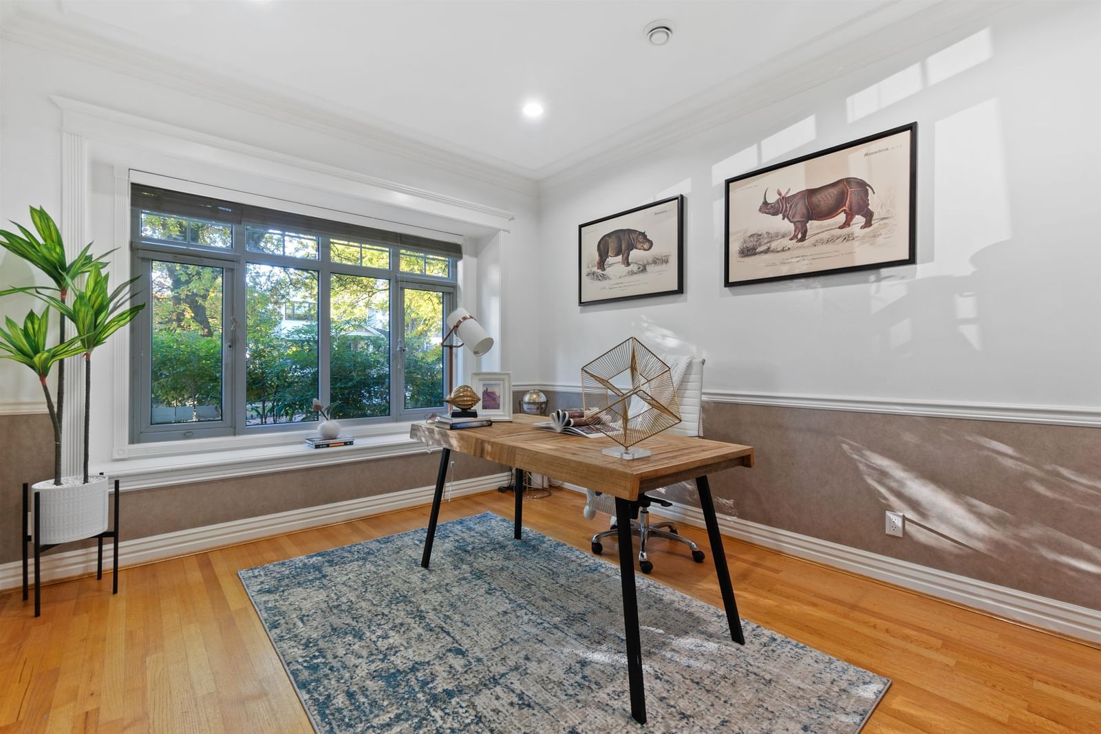 Listing Image 4
